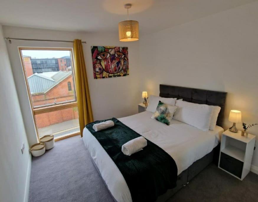 Modern Apartment, Sleeps 6, Belfast City Centre Zewnętrze zdjęcie