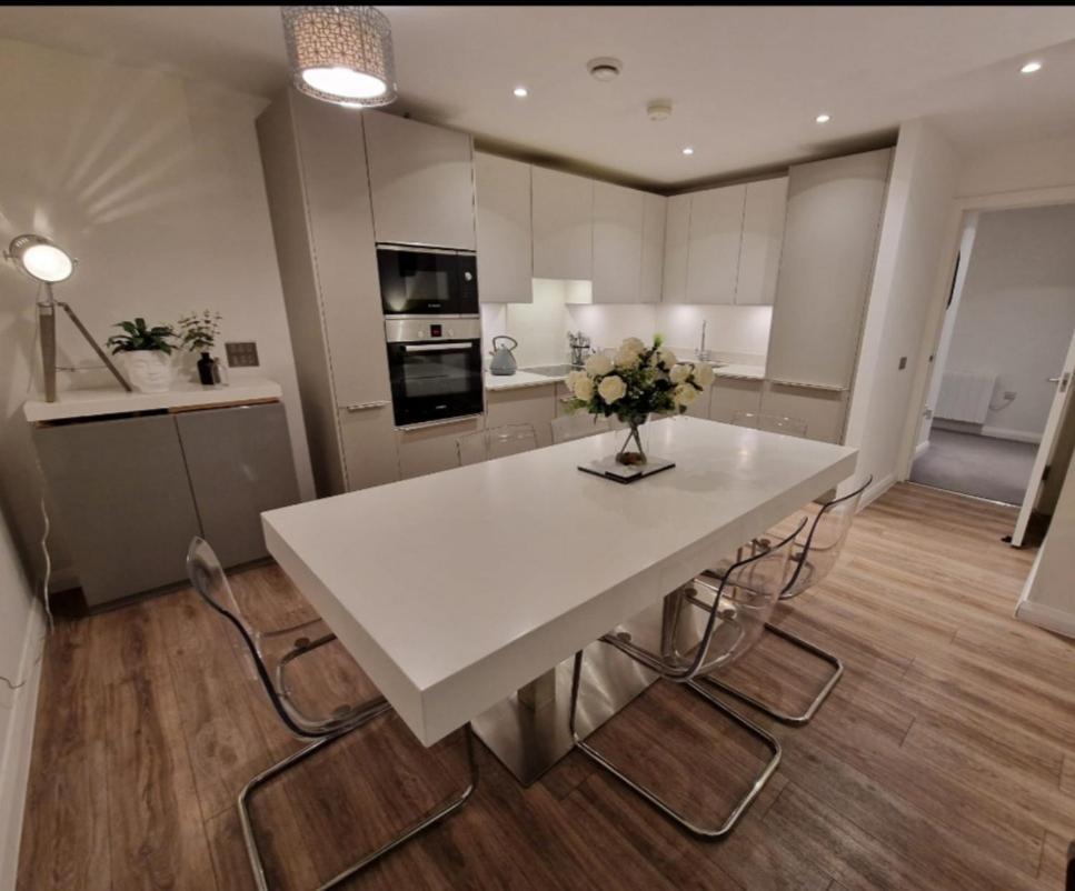 Modern Apartment, Sleeps 6, Belfast City Centre Zewnętrze zdjęcie